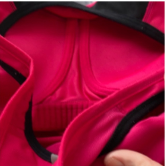 Nike  Red Tank, M.  Winter Sale - Picture 7 of 8